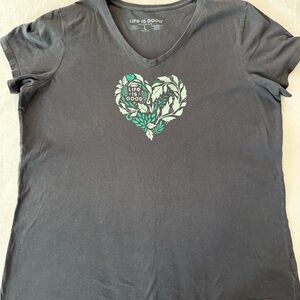 Life is Good Women's Leafy Heart Short Sleeve Crusher-lite Size Large E46